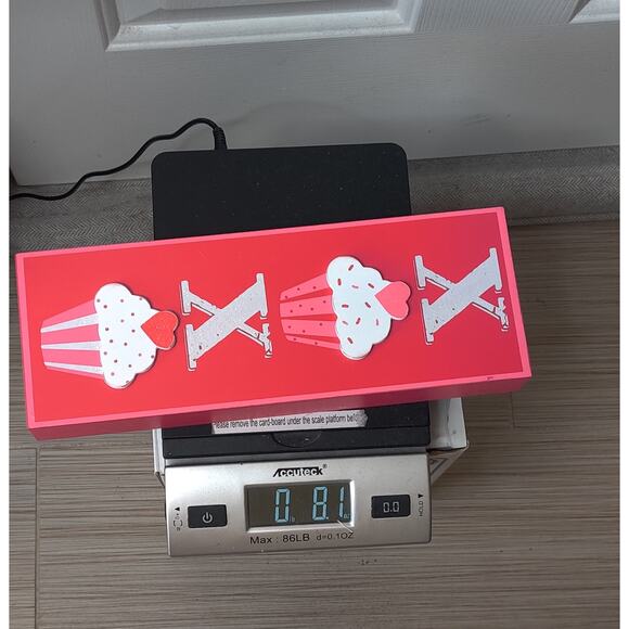 Valentine's Day XOXO Cupcakes Sprinkles Hot Pink Vertical Wall Decor - Picture 11 of 12